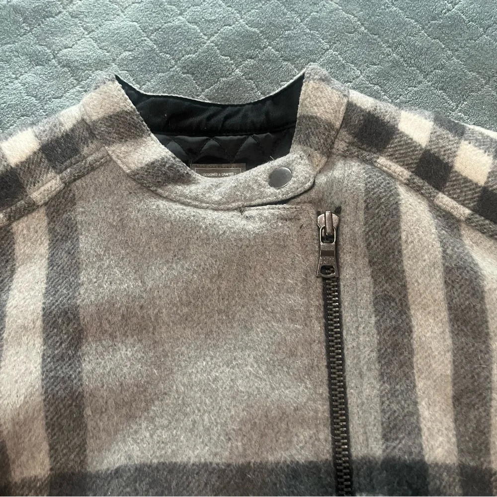 GAP‎ Gray and Black plaid Puffer wool Coat